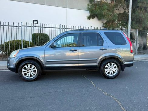 Used 2005 Honda CR-V SE image 3