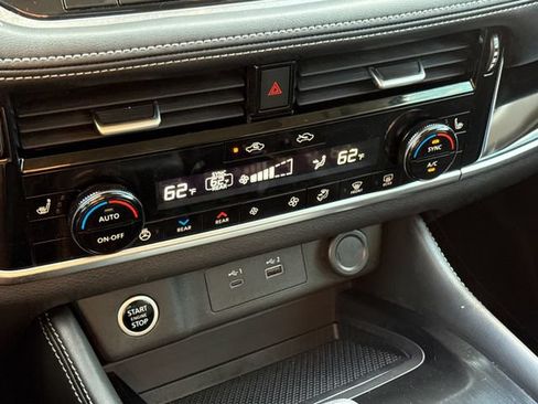 Used 2023 Nissan Rogue SL w/ SL Premium Package FWD image 26