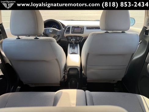 Used 2016 Honda HR-V LX image 11