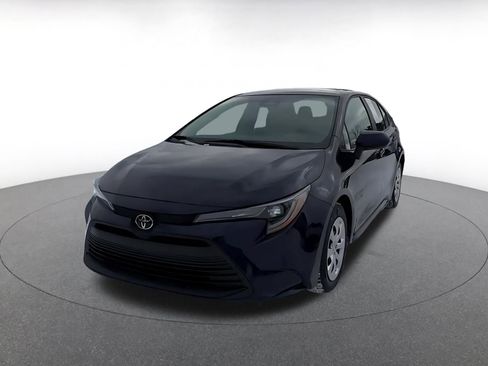 Used 2025 Toyota Corolla LE image 7