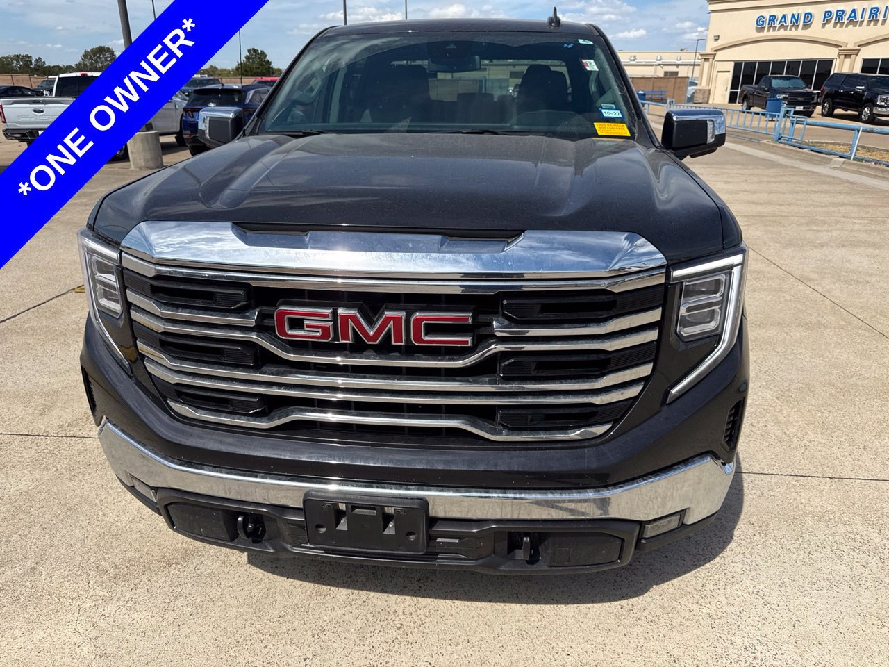 Used 2026 GMC Sierra 1500 SLT RWD image 2