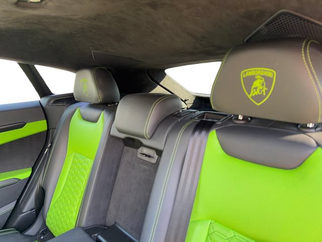 Used 2022 Lamborghini Urus AWD/4WD image 13