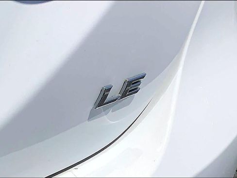Used 2020 Toyota Camry LE FWD image 9