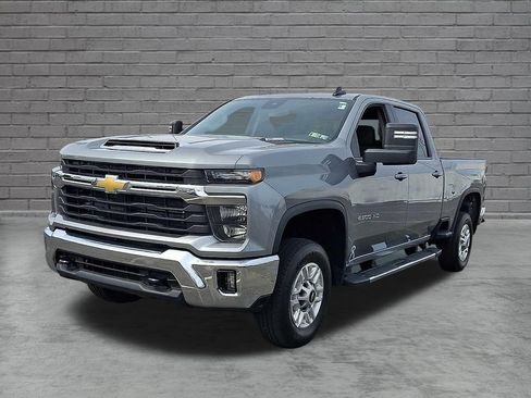 Used 2025 Chevrolet Silverado 2500 LT w/ Convenience Package AWD/4WD image 5