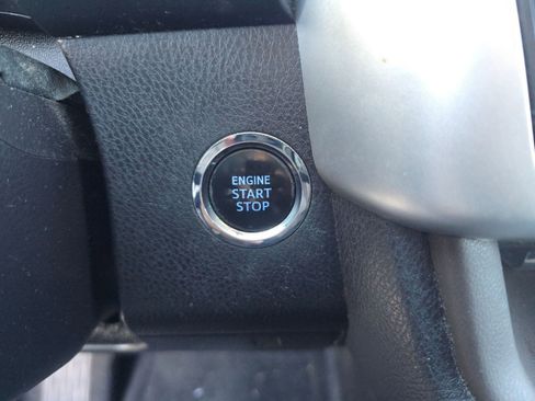 Used 2016 Toyota Highlander XLE image 24