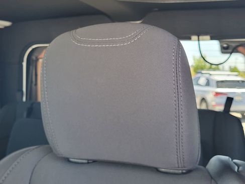 Used 2022 Jeep Wrangler Rubicon w/ Cold Weather Group AWD/4WD image 12