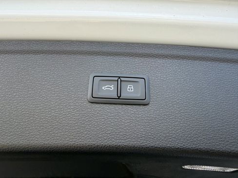Used 2025 Audi Q5 e Premium Plus w/ Premium Plus Package AWD/4WD image 45