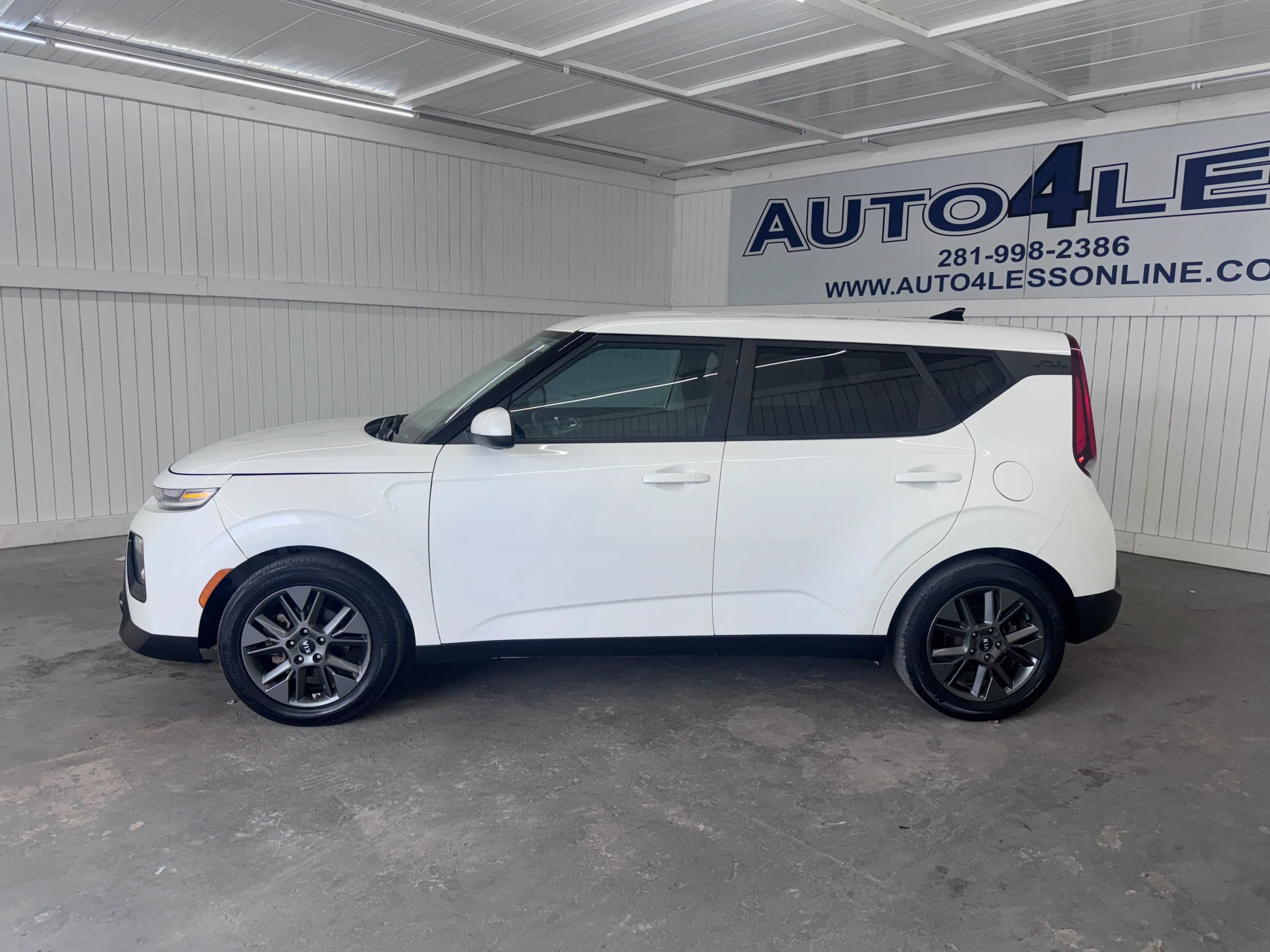 Used 2020 Kia Soul EX FWD image 8
