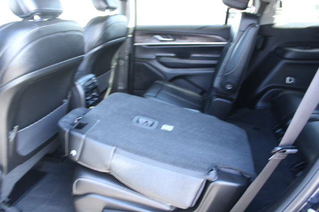 Used 2023 Jeep Grand Cherokee L Limited RWD image 42