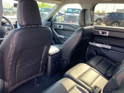Used 2023 Ford Explorer XLT w/ Equipment Group 202A AWD/4WD image 22