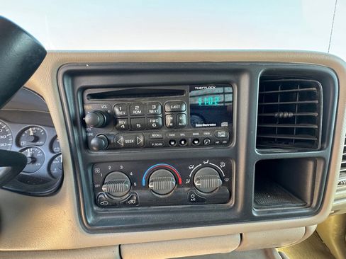 Used 2001 Chevrolet Silverado 1500 LS w/ Off-Road Skid Plate Pkg image 19