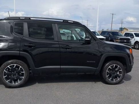 Used 2023 Jeep Renegade Latitude AWD/4WD image 2