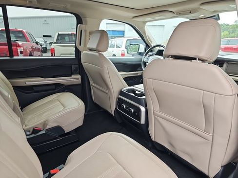 Used 2024 Ford Expedition Limited AWD/4WD image 11