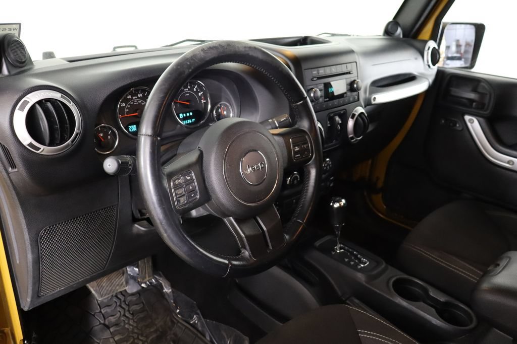 Used 2014 Jeep Wrangler Unlimited Sahara w/ Max Tow Package AWD/4WD image 22