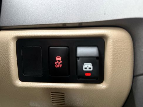 Used 2010 Toyota Tundra 4x4 CrewMax image 54