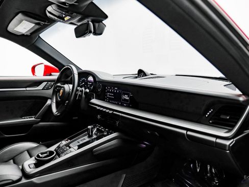 Used 2024 Porsche 911 Carrera w/ Premium Package image 41