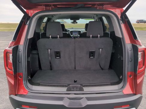 Used 2023 GMC Acadia SLE w/ Driver Convenience Package image 24