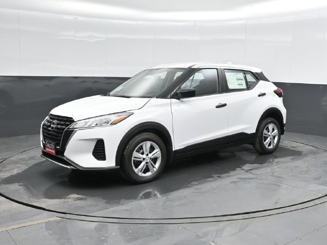 Used 2025 Nissan Kicks Play S FWD image 9