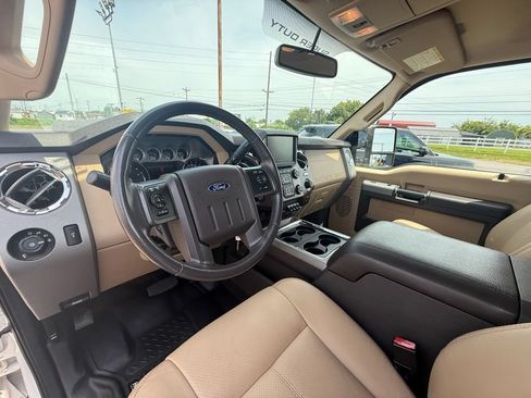 Used 2016 Ford F350 Lariat w/ Lariat Interior Package AWD/4WD image 13