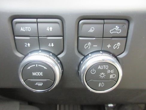 New 2026 GMC Sierra 3500 AT4 w/ AT4 Premium Plus Package image 18