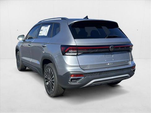 New 2025 Volkswagen Taos SE image 8