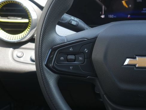 Used 2025 Chevrolet Trax LT FWD image 14