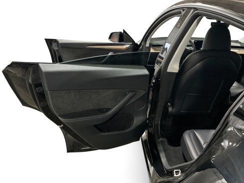 Certified 2023 Tesla Model Y Performance AWD/4WD image 10
