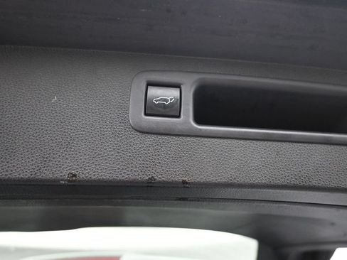 Used 2021 Toyota Highlander XLE AWD/4WD image 15