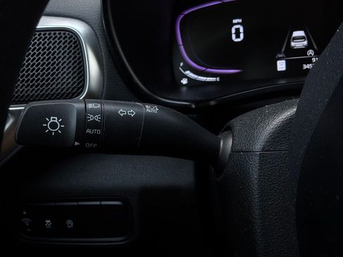 Used 2025 Kia Soul LX w/ LX Technology Package FWD image 33