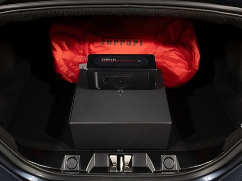 Used 2024 Ferrari Roma RWD image 18