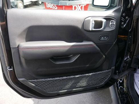 Used 2022 Jeep Wrangler Unlimited Rubicon w/ LED Lighting Group AWD/4WD image 13