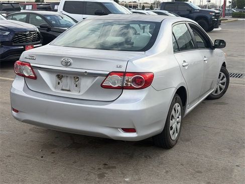 Used 2011 Toyota Corolla LE image 5