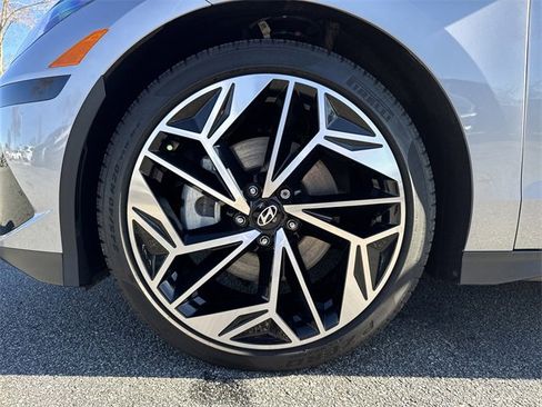 Certified 2024 Hyundai Ioniq 6 SEL image 11