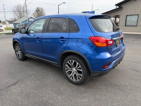 Used 2018 Mitsubishi Outlander Sport ES image 3