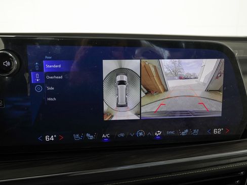 Used 2025 Chevrolet Suburban Premier image 28