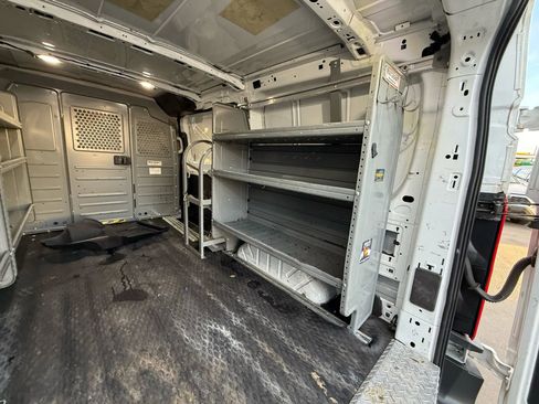 Used 2018 Ford Transit 250 130 Low Roof image 22