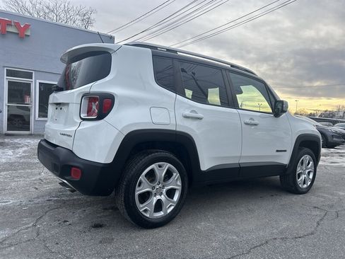 Used 2016 Jeep Renegade Limited image 4