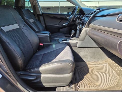 Used 2014 Toyota Camry SE image 7
