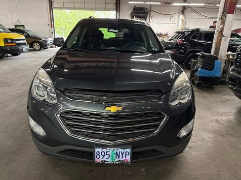 Used 2017 Chevrolet Equinox LT w/ Convenience Package FWD image 2