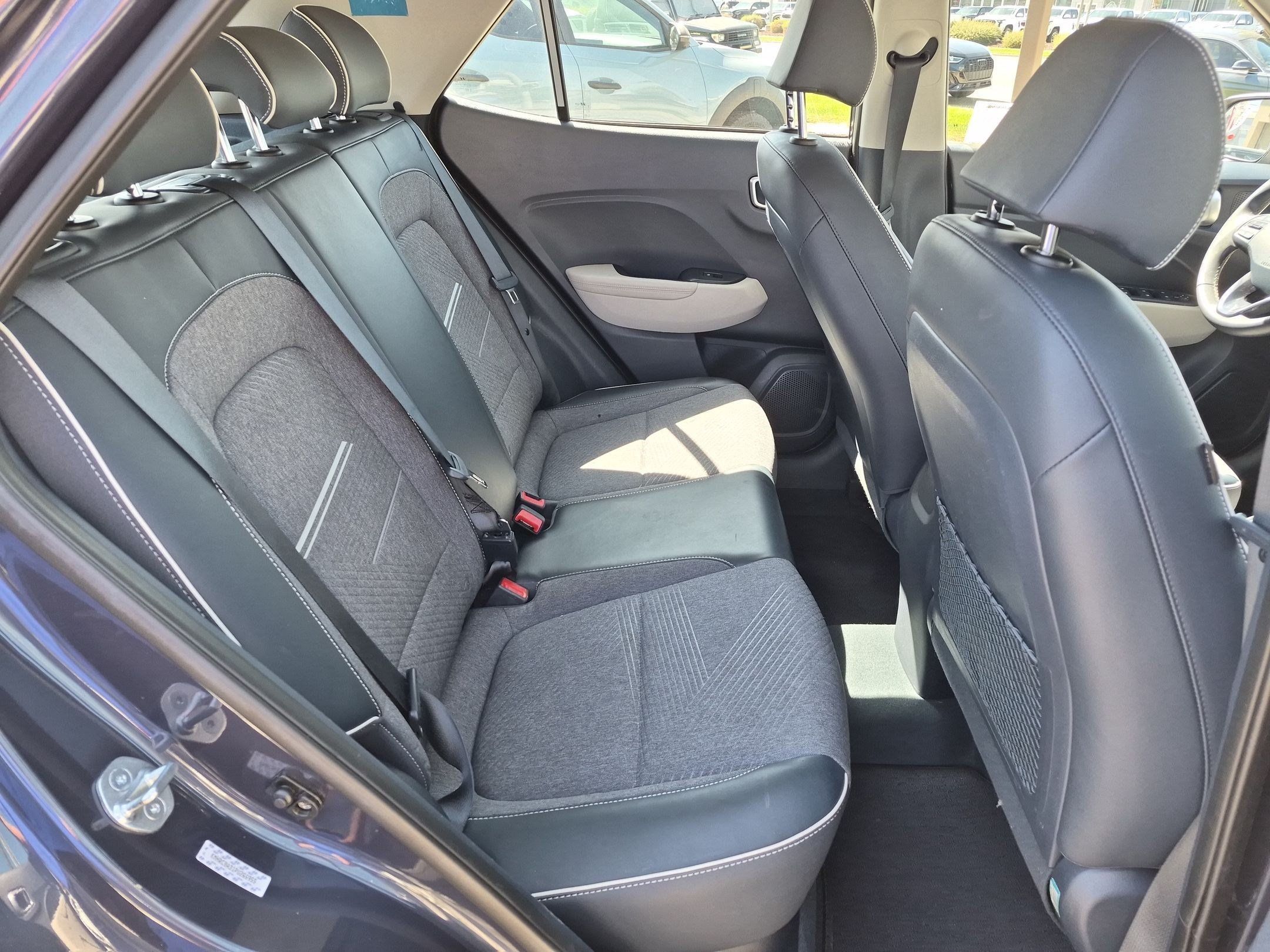Certified 2023 Hyundai Venue Limited w/ Cargo Package FWD image 30