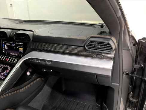 Used 2021 Lamborghini Urus AWD/4WD image 11