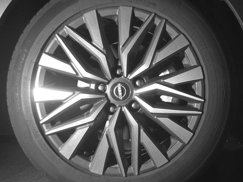 Used 2025 Nissan Altima 2.5 SV image 13