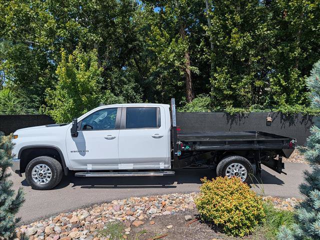 Used 2024 Chevrolet Silverado 2500 LT w/ Convenience Package AWD/4WD image 2