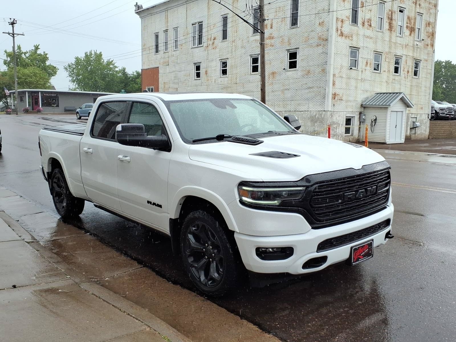 Used 2021 RAM 1500 Limited w/ Night Edition AWD/4WD image 4
