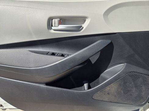 Used 2020 Toyota Corolla LE image 26