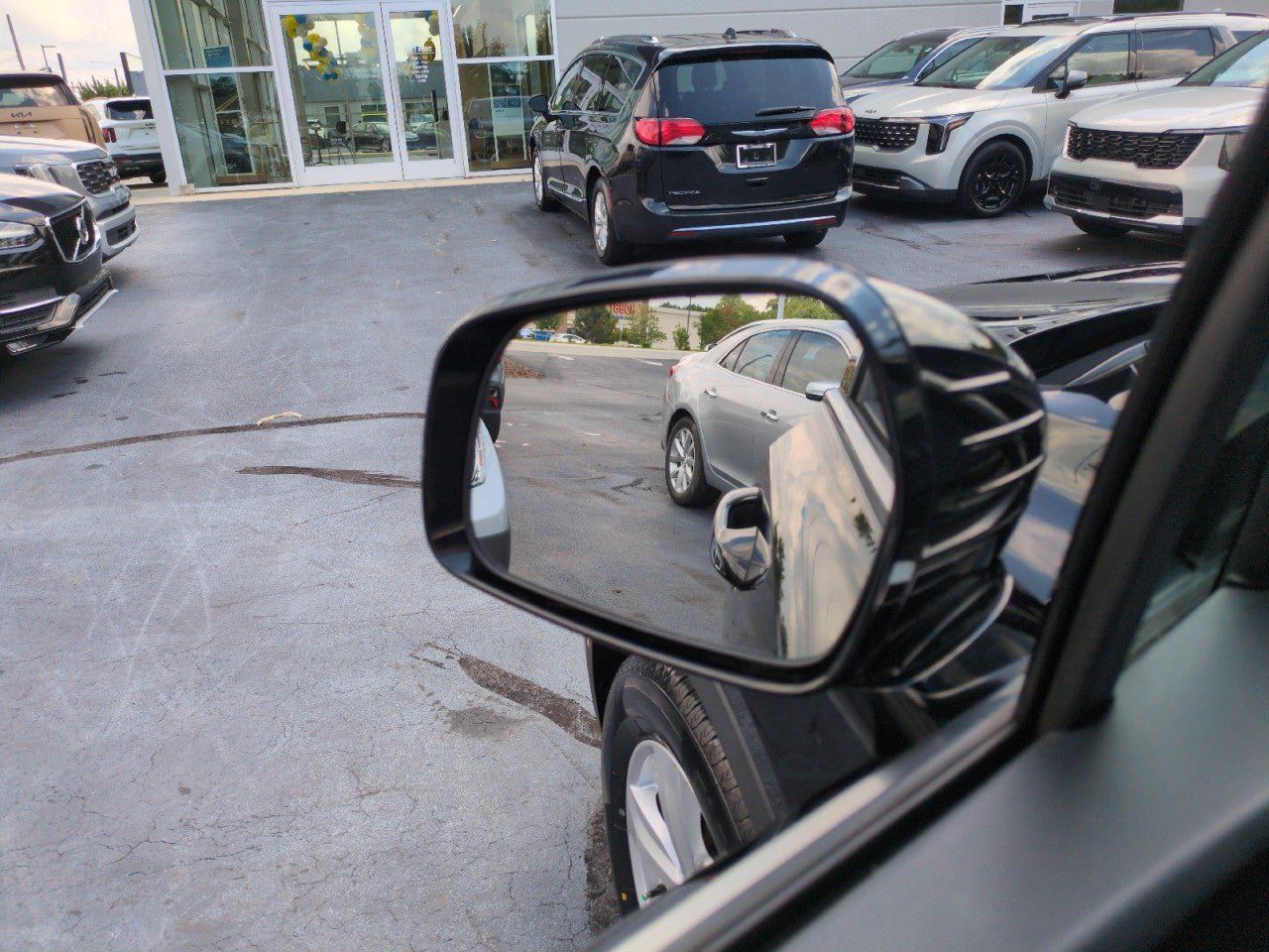 Certified 2023 Kia Sorento LX FWD image 11