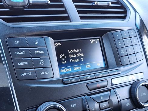 Used 2017 Ford Explorer XLT image 23