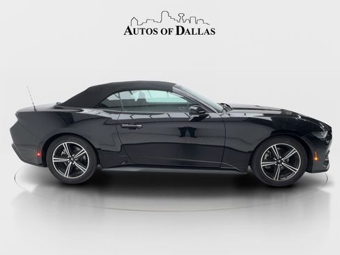 Used 2025 Ford Mustang Convertible RWD image 7