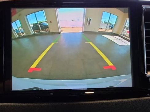 Used 2026 Chrysler Pacifica Select FWD image 27