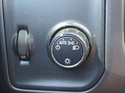 Used 2015 Chevrolet Silverado 1500 W/T image 22